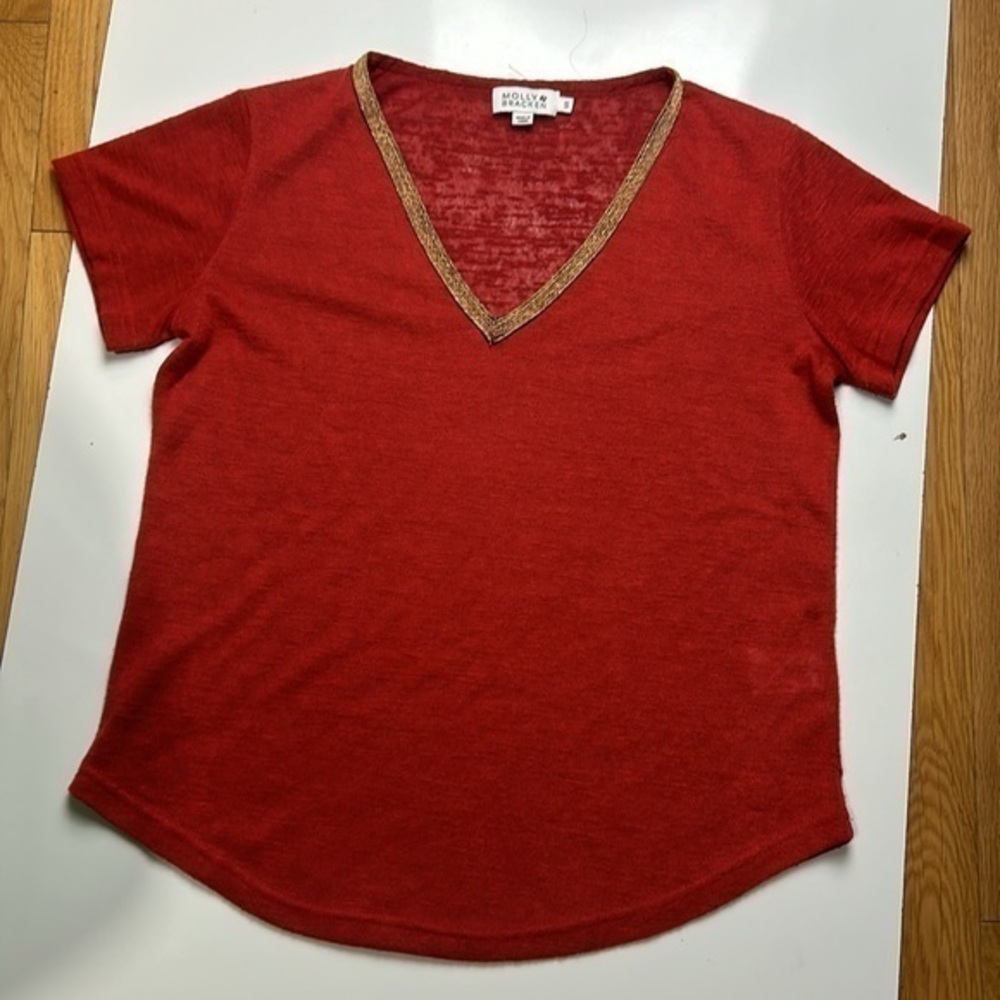 Molly Bracken v-neck‎ t shirt